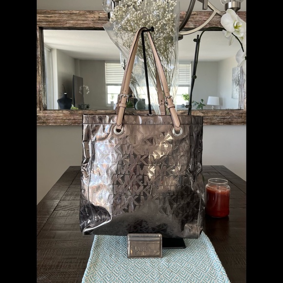 Metallic Michael Kors Set - Picture 8 of 8